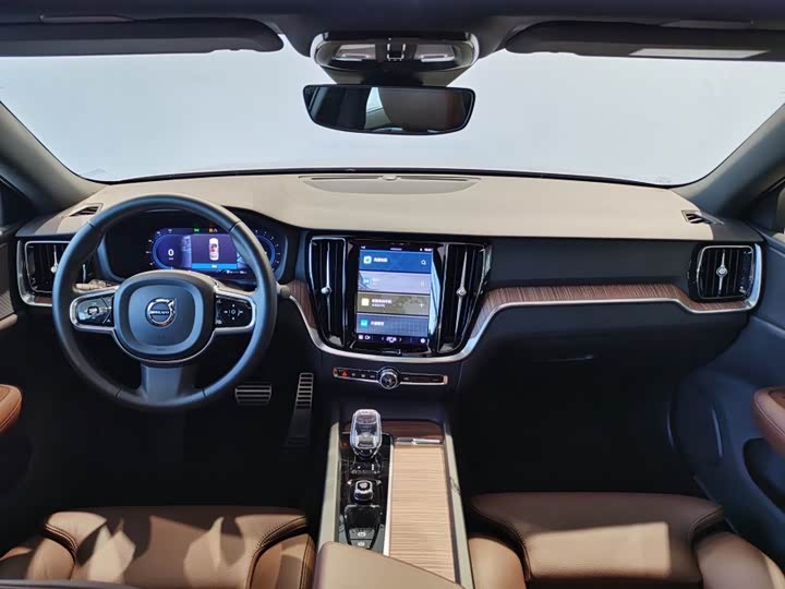 Фото 8 - Volvo S60