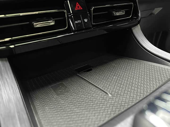 Фото 21 - GAC Trumpchi GS8