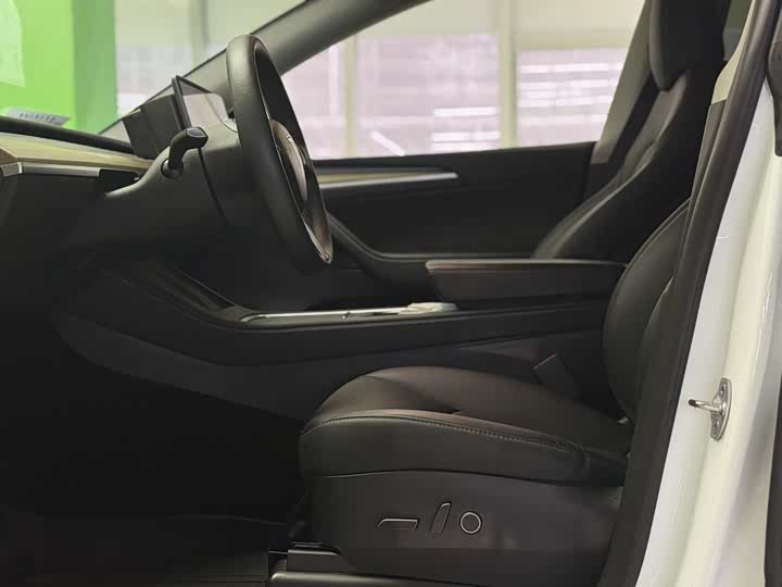 Фото 4 - Tesla Model Y