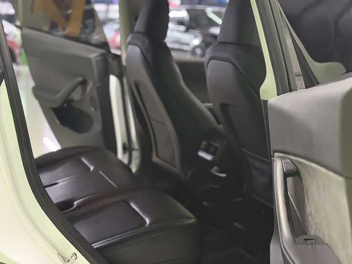 Фото 6 - Tesla Model Y