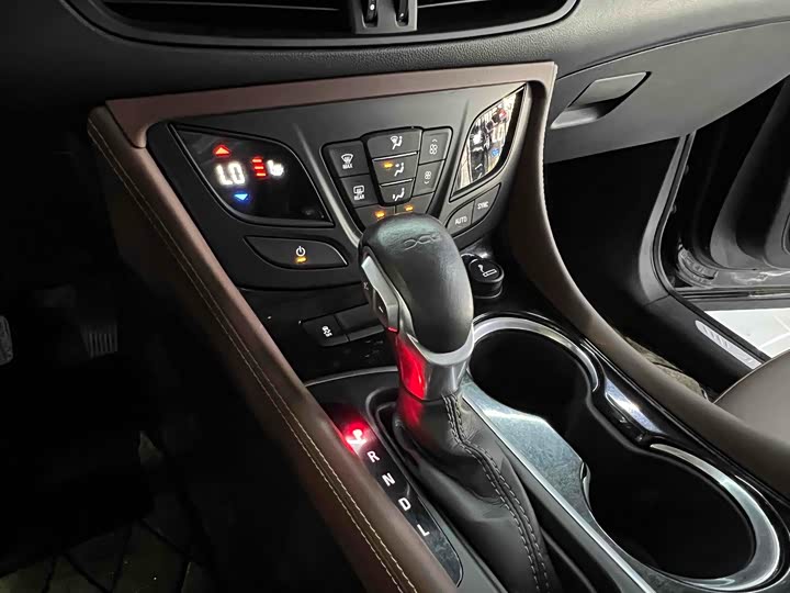 Фото 10 - Buick Envision Plus