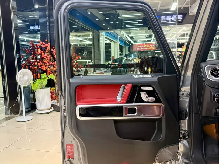 Фото 8 - Mercedes-Benz G-Class AMG