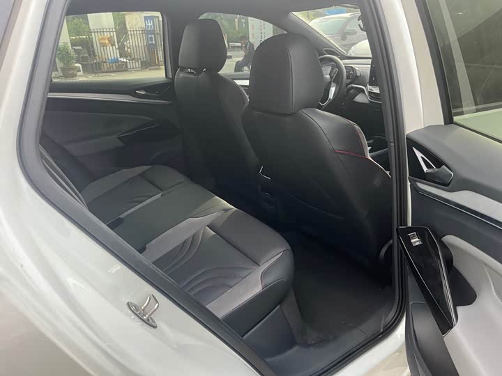 Фото 13 - Volkswagen ID.4 Crozz