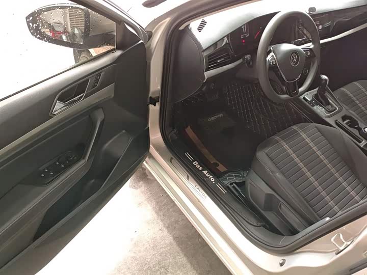 Фото 16 - Volkswagen Lavida