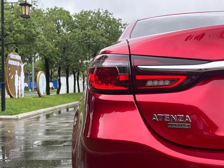 Фото 14 - Mazda Atenza
