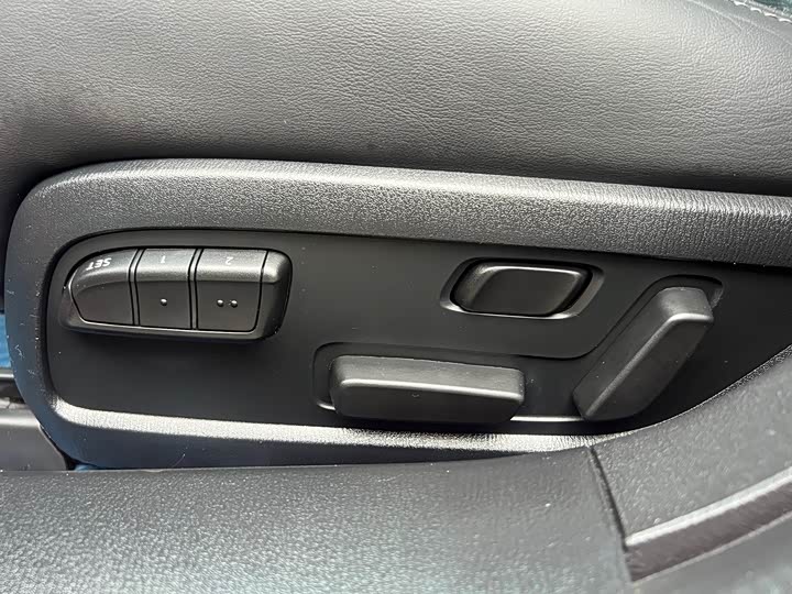 Фото 25 - Mazda Atenza