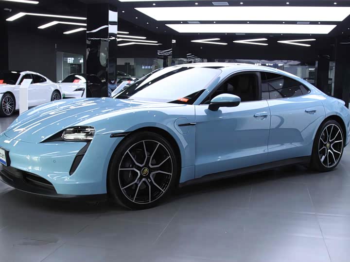 Фото 1 - Porsche Taycan