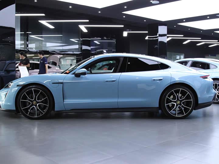 Фото 3 - Porsche Taycan