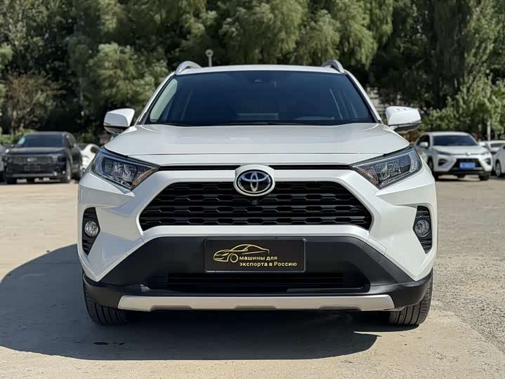 Фото 2 - Toyota RAV4