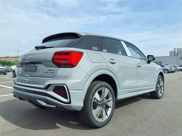 Фото 16 - Audi Q2L