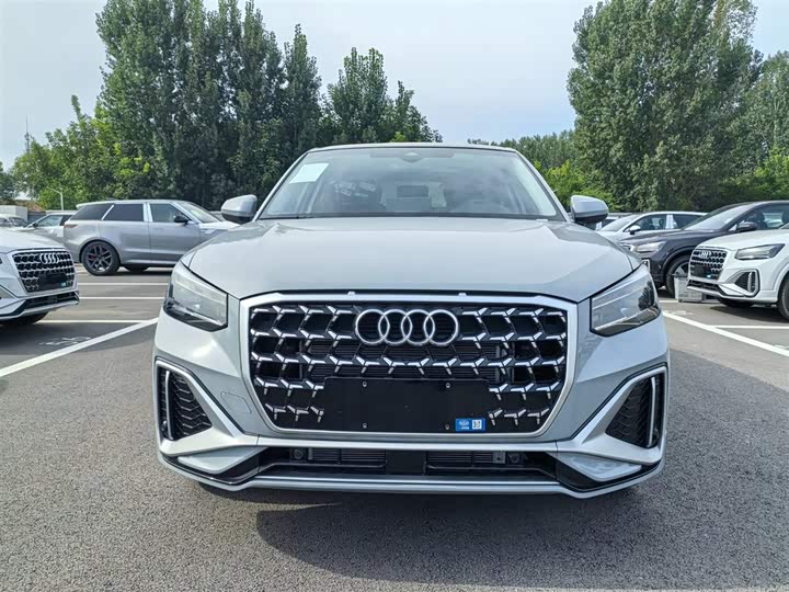 Фото 2 - Audi Q2L