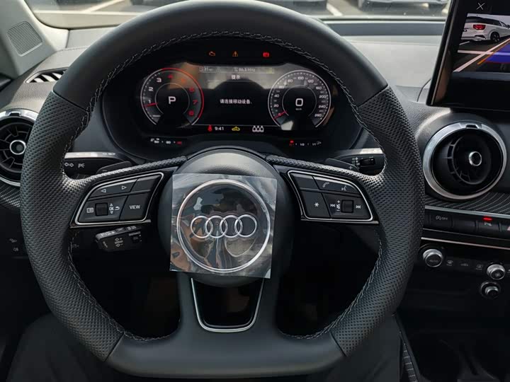 Фото 6 - Audi Q2L
