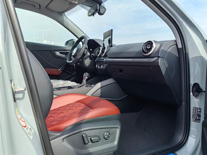 Фото 8 - Audi Q2L