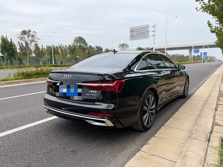 Фото 12 - Audi A6L