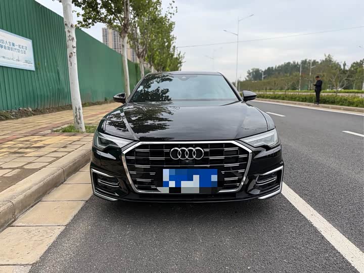 Фото 2 - Audi A6L
