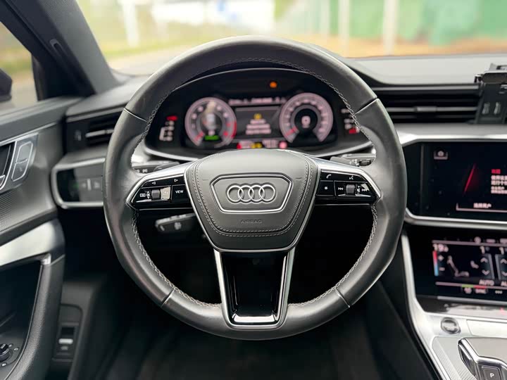 Фото 5 - Audi A6L