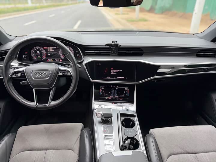 Фото 6 - Audi A6L