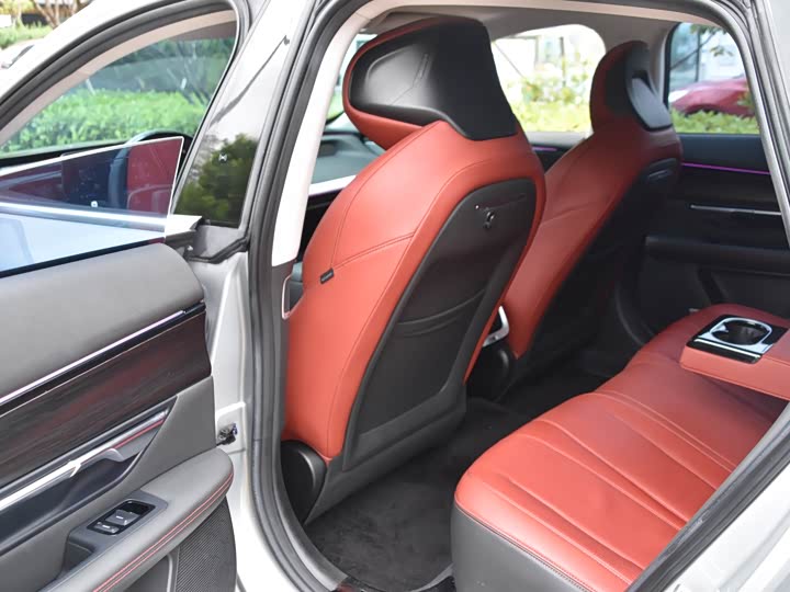 Фото 10 - XPeng P7