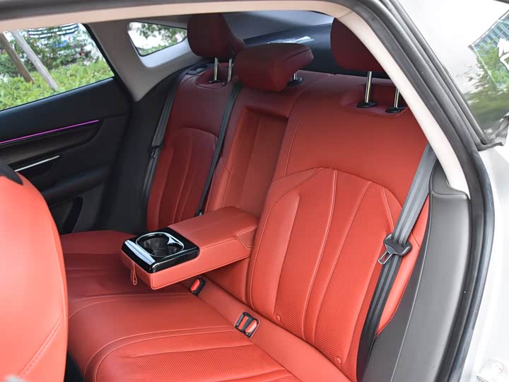 Фото 11 - XPeng P7