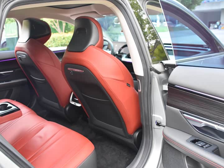 Фото 12 - XPeng P7