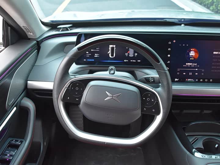 Фото 16 - XPeng P7