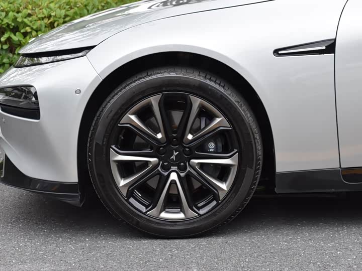 Фото 7 - XPeng P7