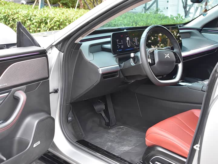 Фото 8 - XPeng P7