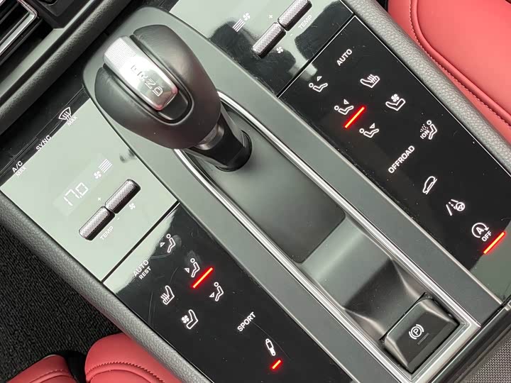 Фото 14 - Porsche Macan