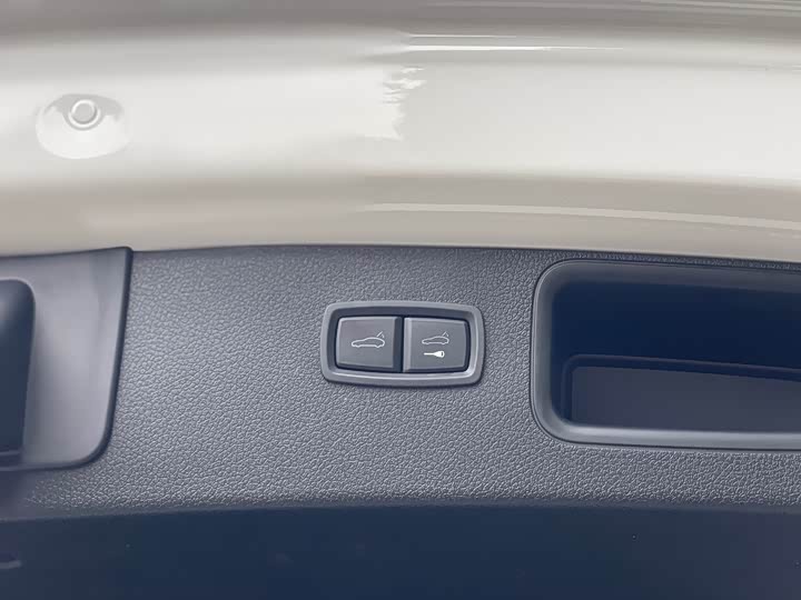 Фото 18 - Porsche Macan