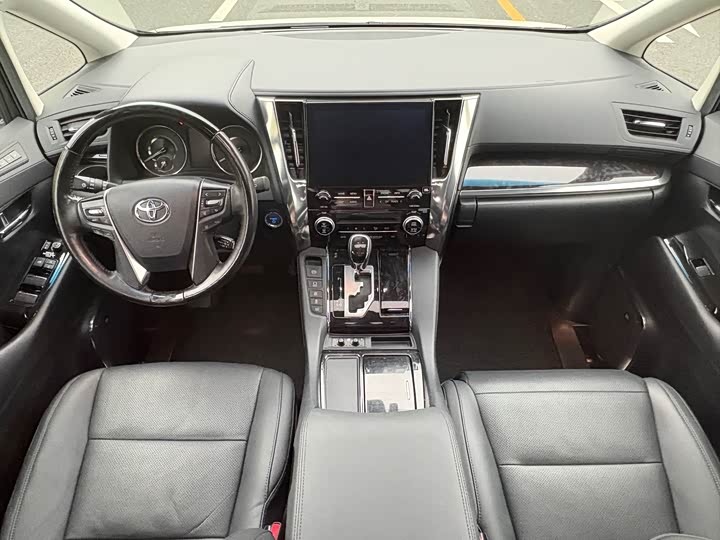 Фото 12 - Toyota Vellfire