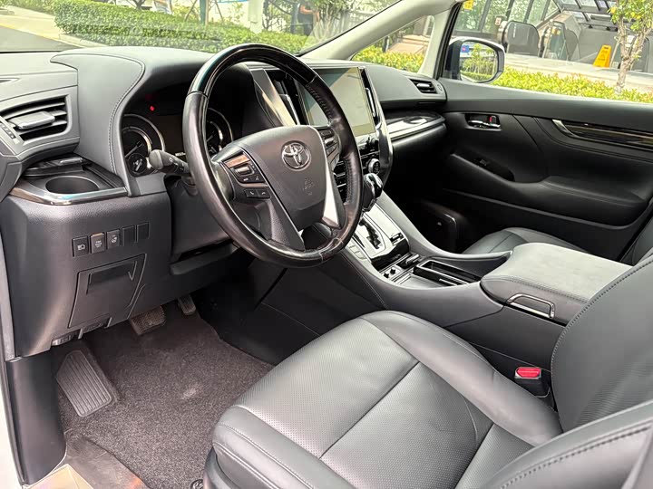 Фото 7 - Toyota Vellfire