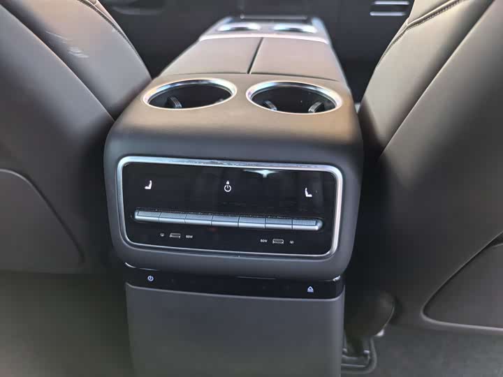 Фото 13 - LiXiang L9