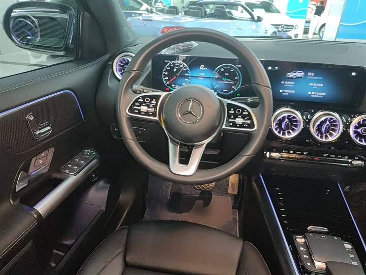 Фото 11 - Mercedes-Benz EQA