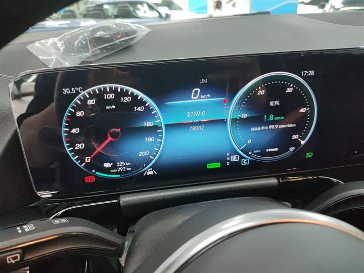 Фото 12 - Mercedes-Benz EQA