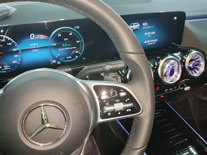 Фото 14 - Mercedes-Benz EQA