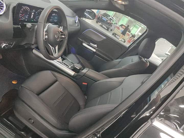 Фото 15 - Mercedes-Benz EQA