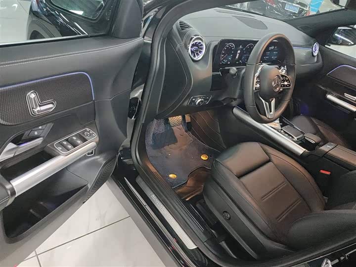 Фото 16 - Mercedes-Benz EQA