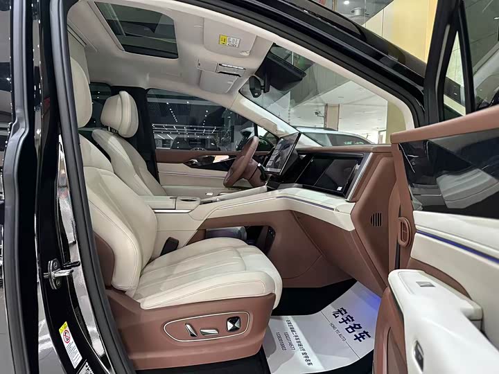 Фото 15 - BYD Xia