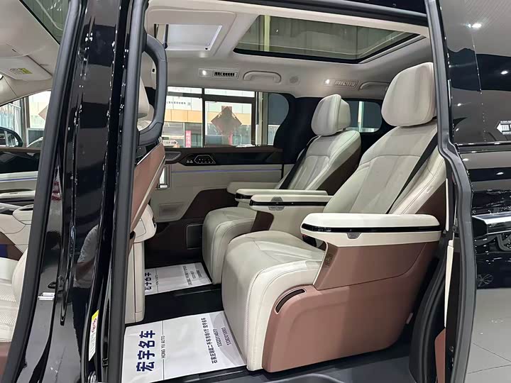 Фото 17 - BYD Xia