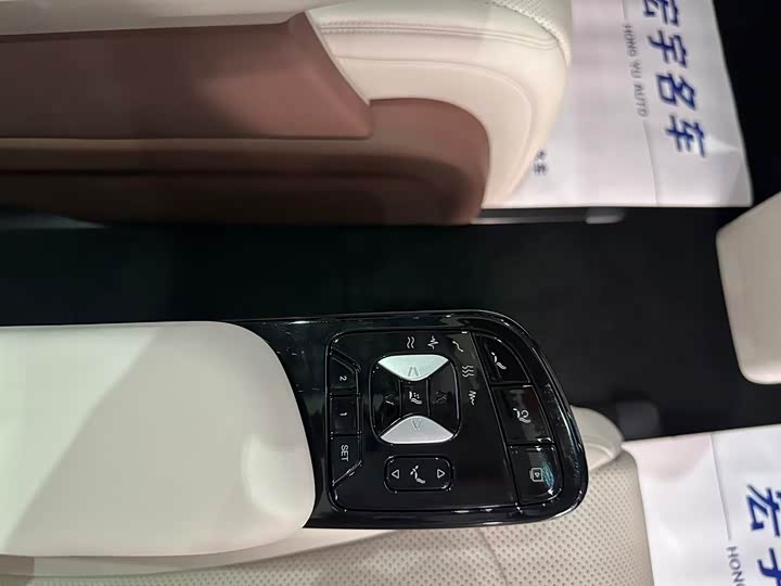 Фото 20 - BYD Xia