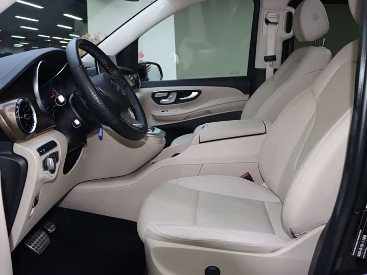 Фото 4 - Mercedes-Benz V-Class