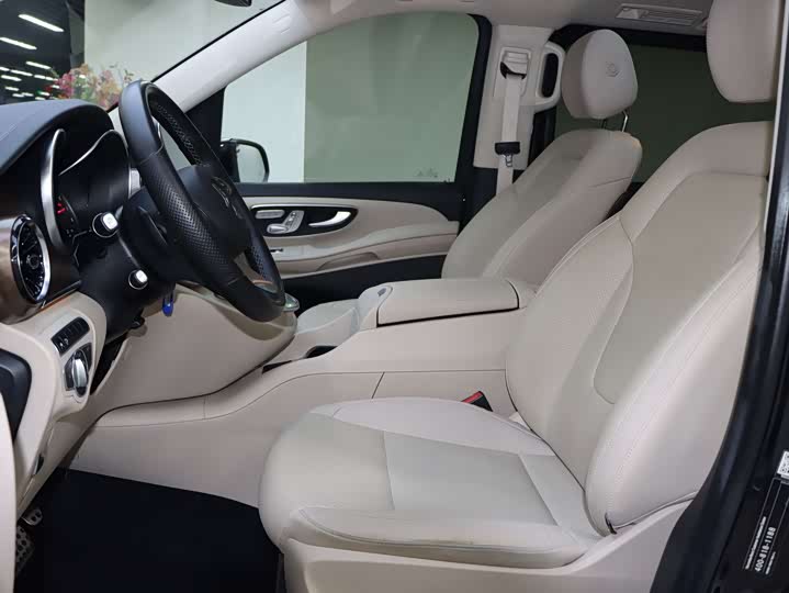 Фото 5 - Mercedes-Benz V-Class