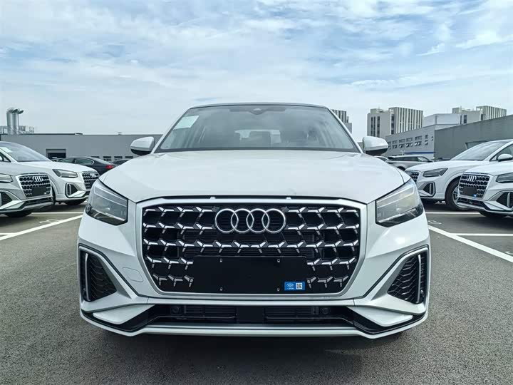 Фото 2 - Audi Q2L