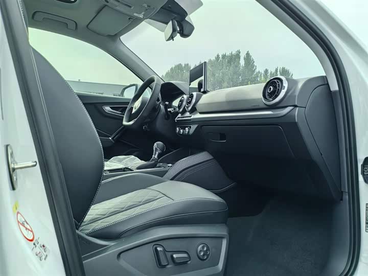 Фото 6 - Audi Q2L