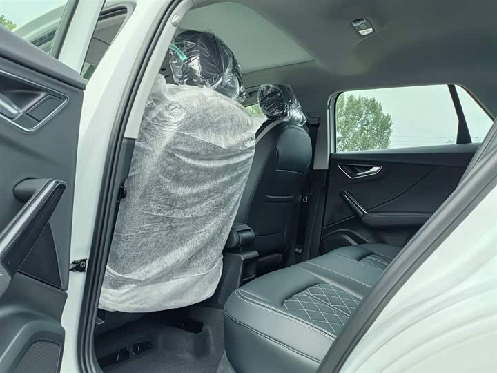 Фото 7 - Audi Q2L