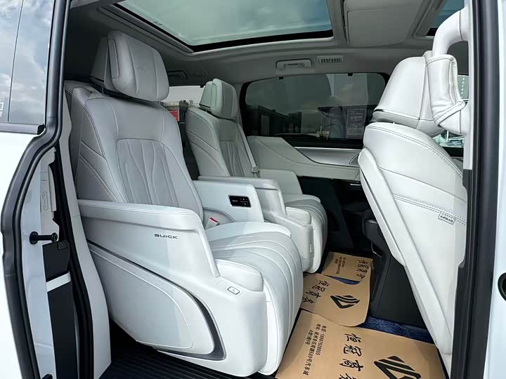 Фото 7 - Buick GL8 Hybrid