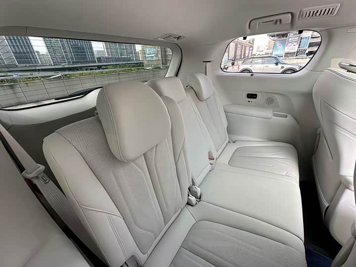 Фото 9 - Buick GL8 Hybrid