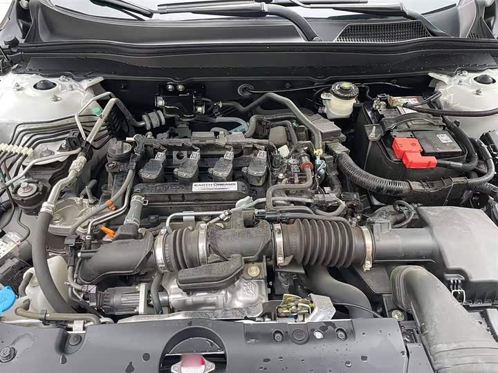 Фото 11 - Honda Accord