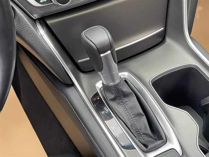 Фото 7 - Honda Accord