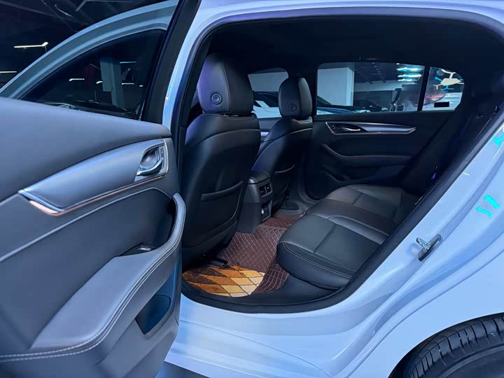 Фото 9 - Cadillac CT5